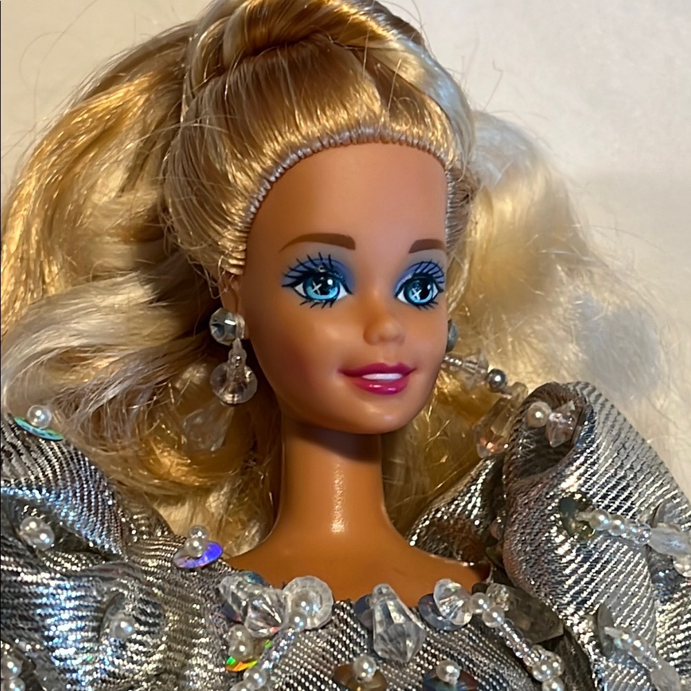 1990 Happy Holiday Barbie